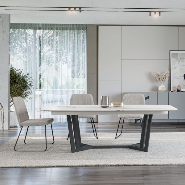 Hilaya Dining Table